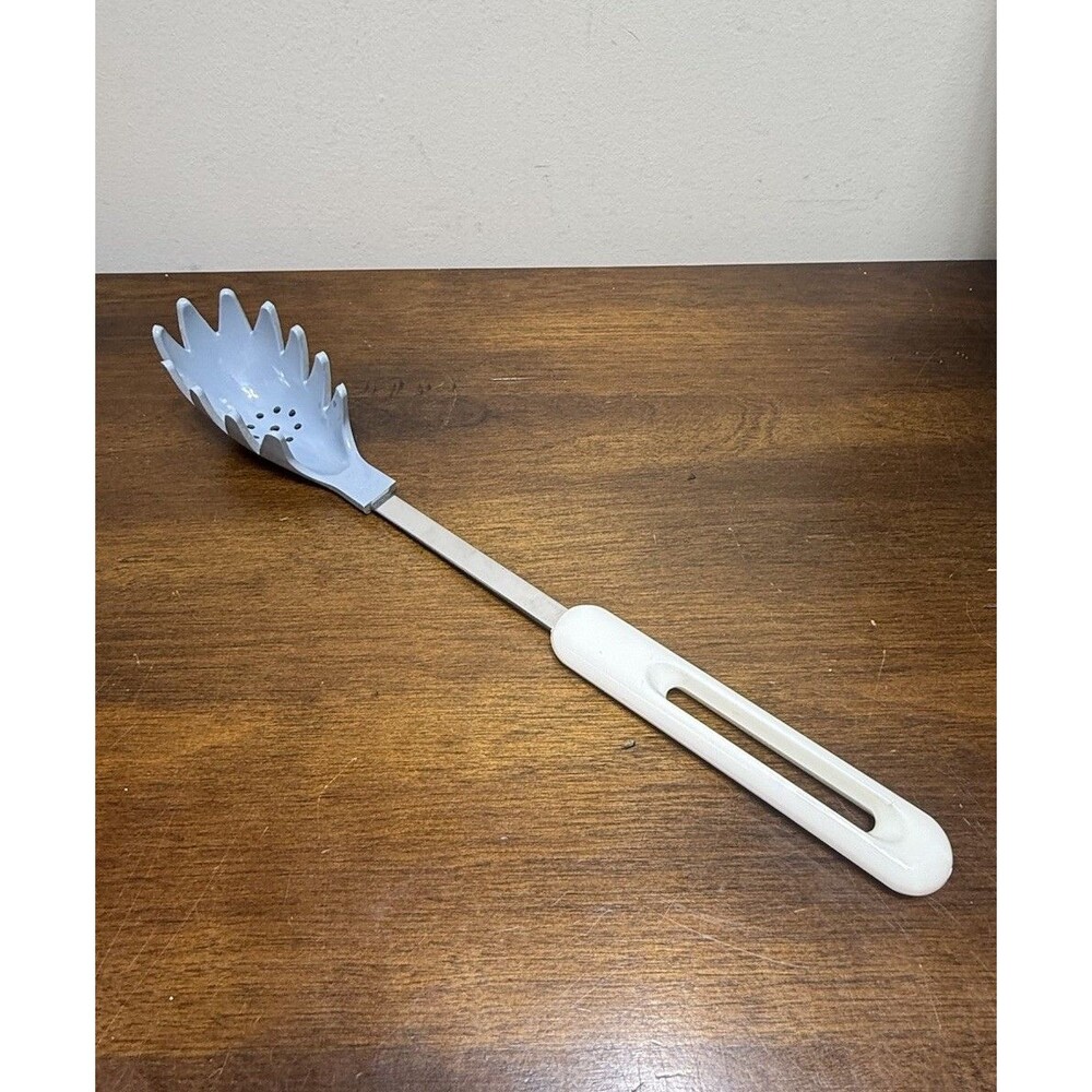 Bonny Vintage Plastic Nylon Spaghetti Pasta Server Utensil Country Blue White